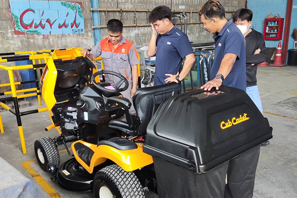 ส่งมอบรถตัดหญ้านั่งขับ ยี่ห้อ Cub Cadet รุ่น 20HP/42