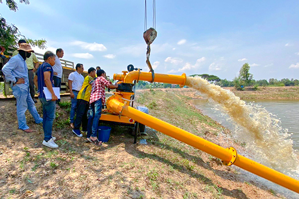 สาธิตเครื่องสูบน้ำ Kirloskar แบบลากจูง 